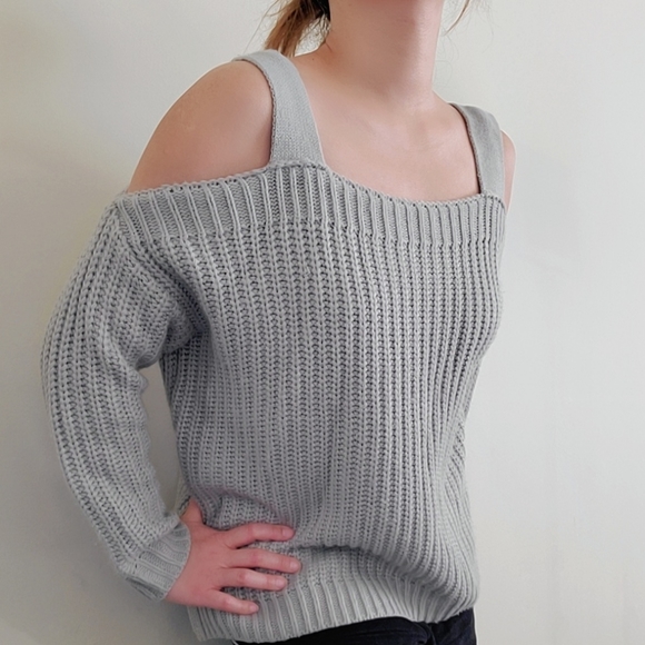 Design Lab Lord & Taylor Off the shoulder chunky knit sweater size: Small. - Picture 1 of 6